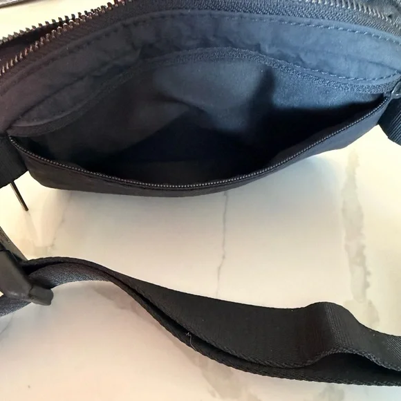 Lululemon Crossbody Bag & Card Case - Picture 15 of 16